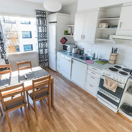 Oulu Hotelli Apartments شقة *